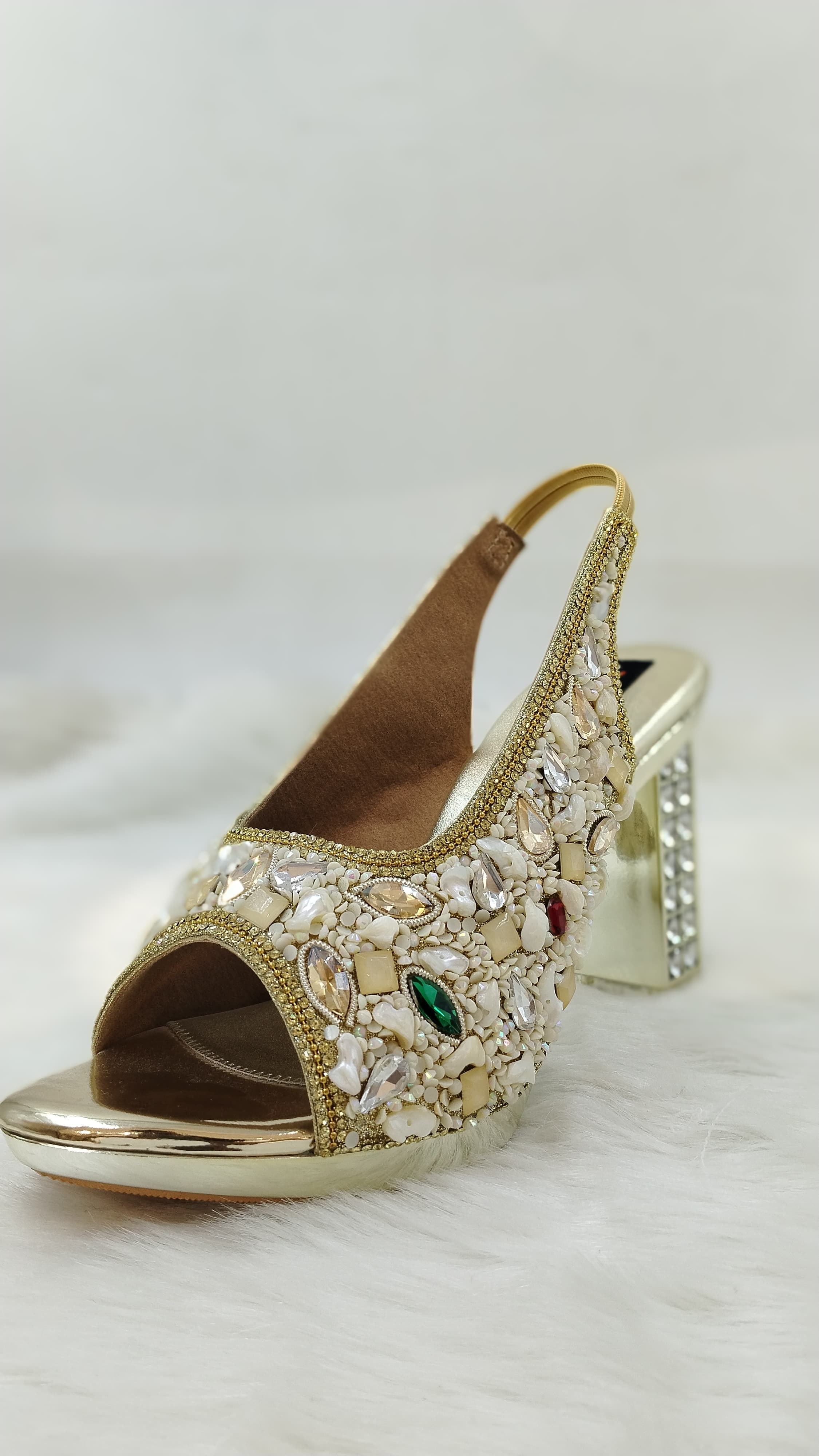 product-img-HIGH HILLS